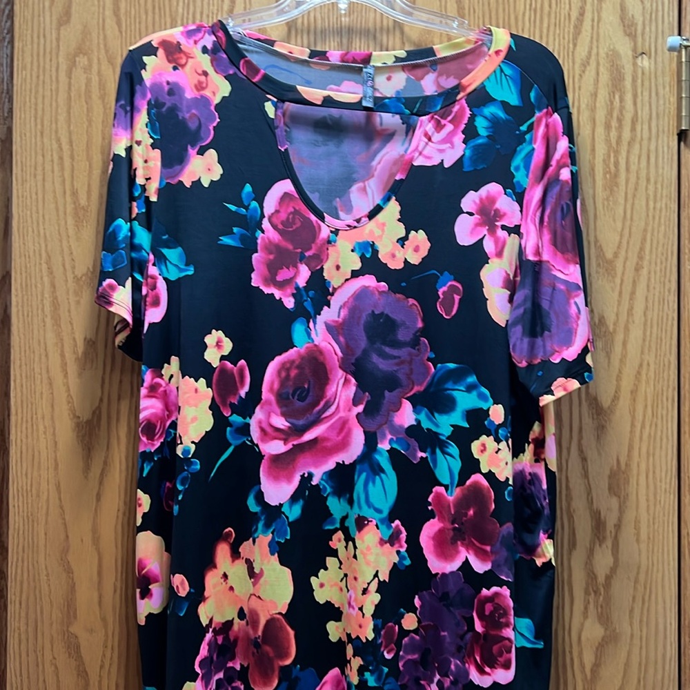 Boutique short sleeve tee